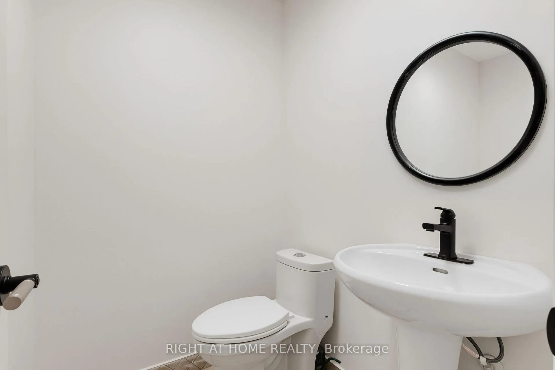 Photo 22 of 1087 Augustus Drive, Burlington, Brant — HOMEH