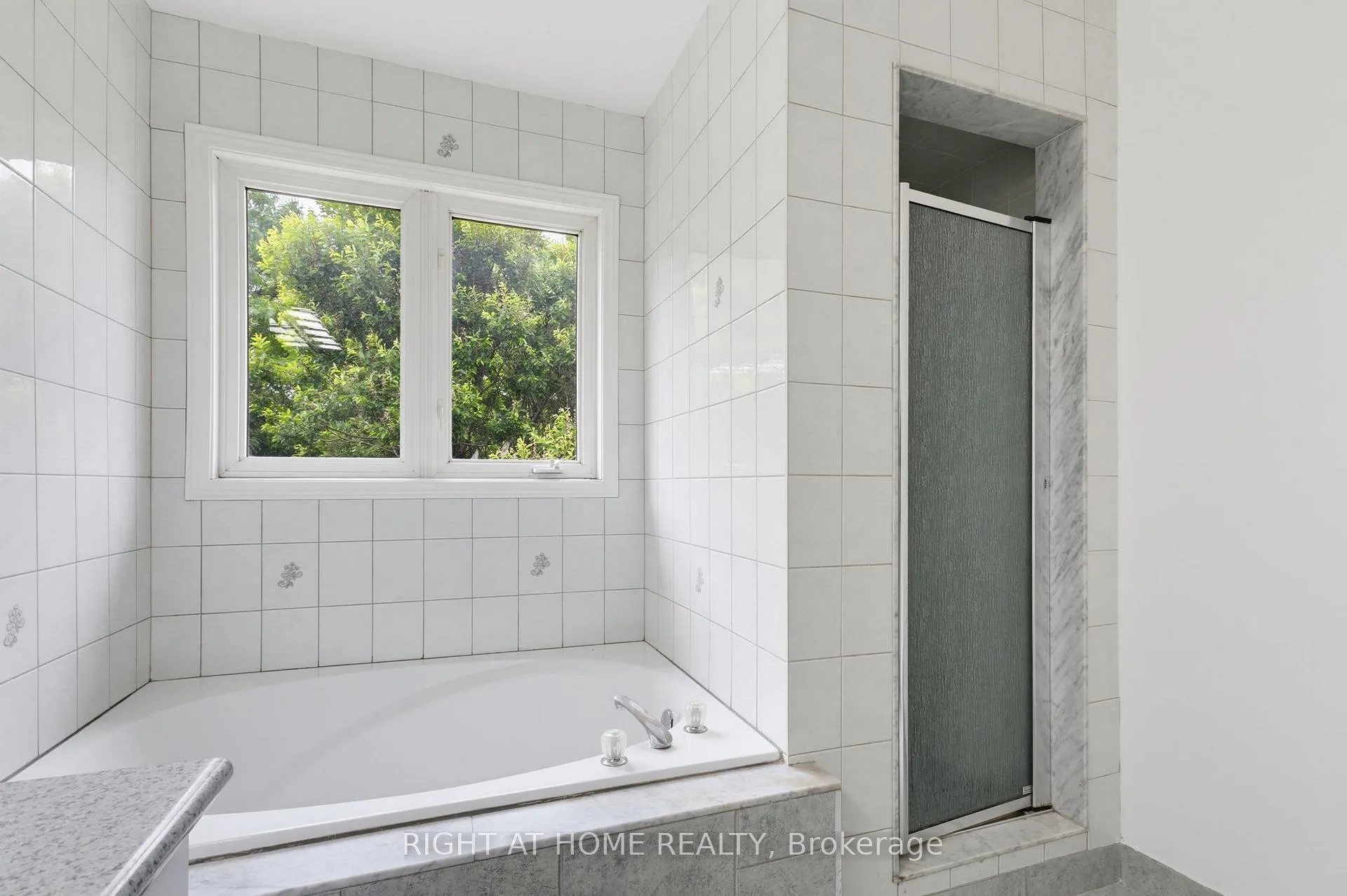 Photo 27 of 1087 Augustus Drive, Burlington, Brant — HOMEH