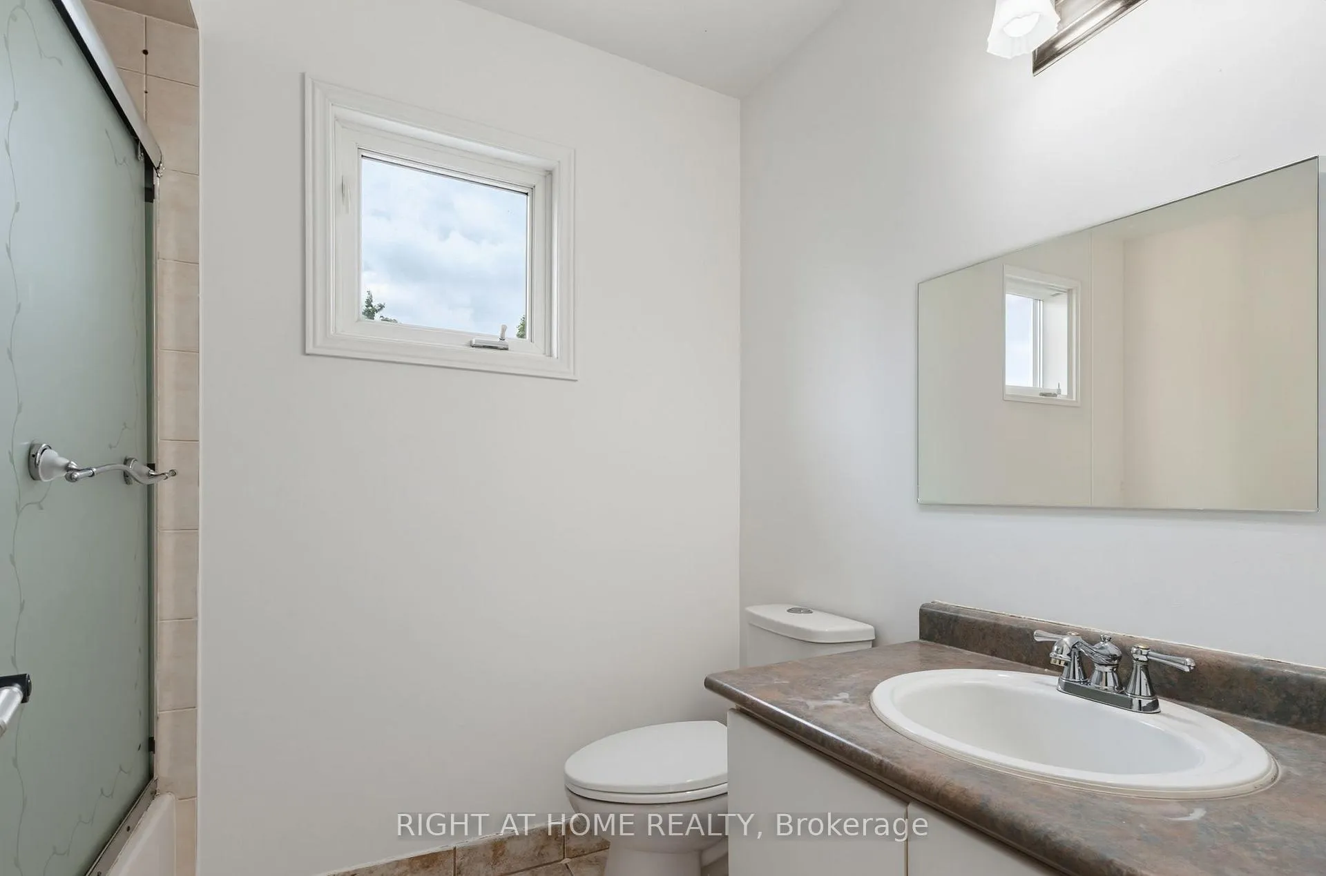 Photo 28 of 1087 Augustus Drive, Burlington, Brant — HOMEH