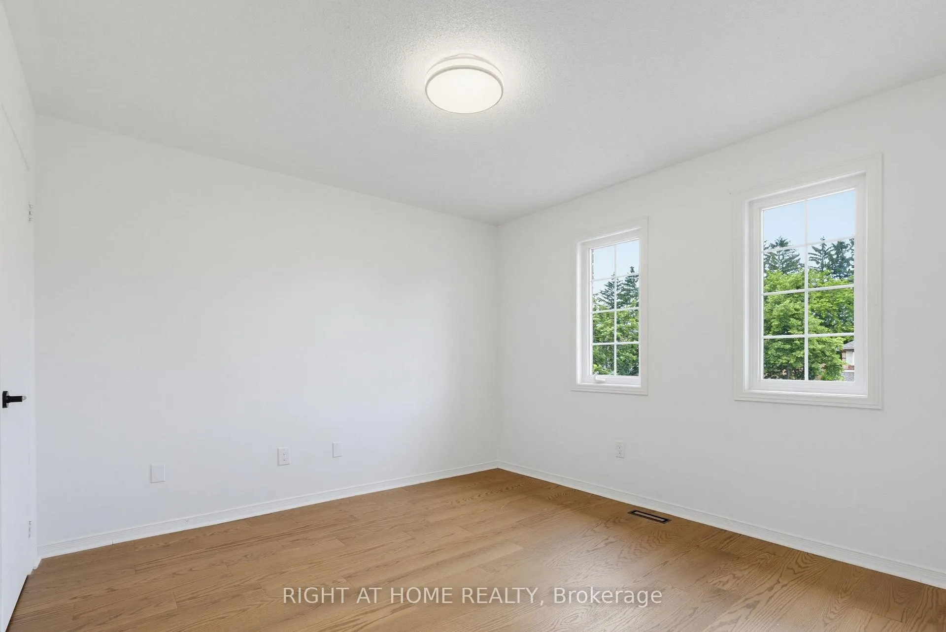 Photo 30 of 1087 Augustus Drive, Burlington, Brant — HOMEH
