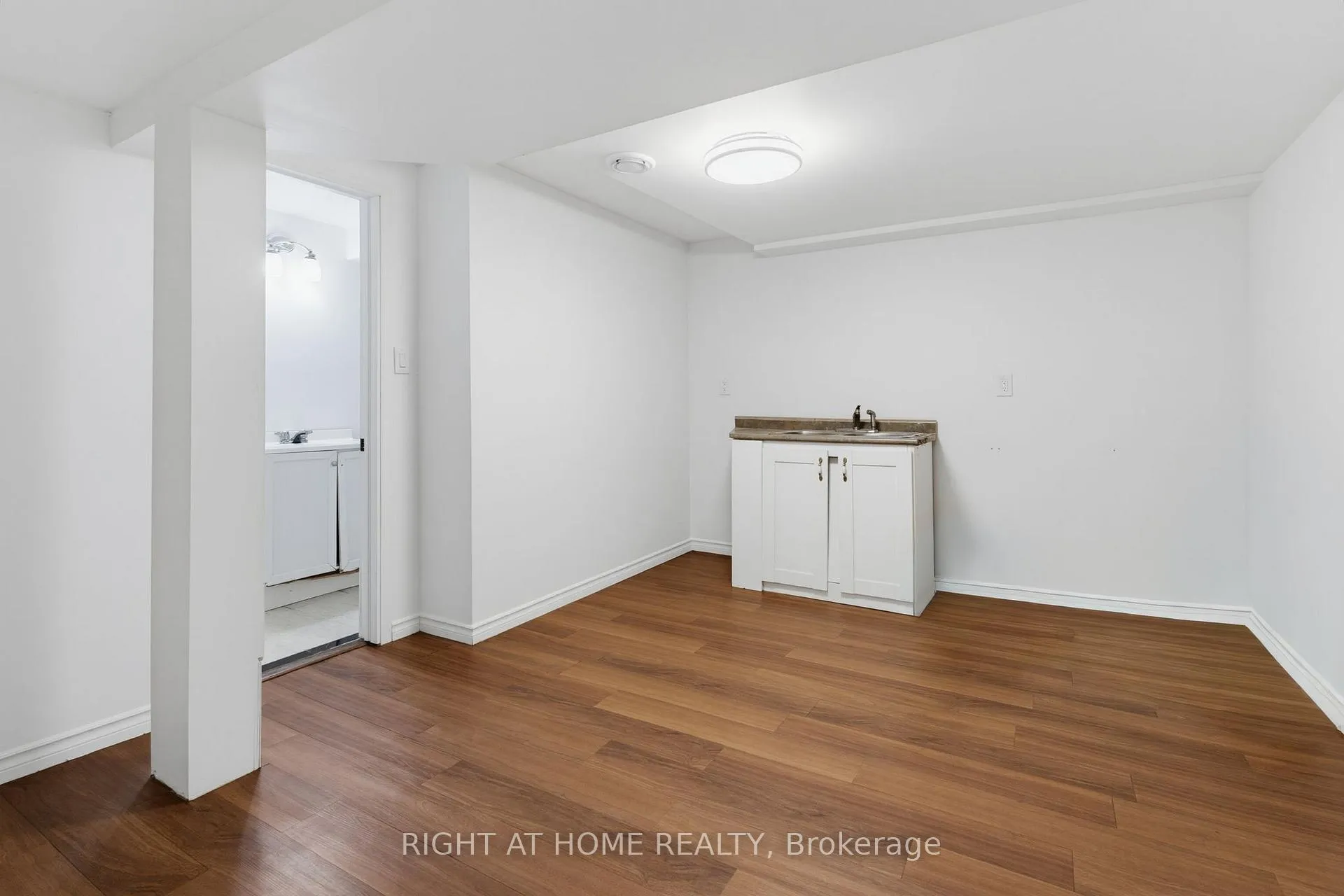 Photo 33 of 1087 Augustus Drive, Burlington, Brant — HOMEH