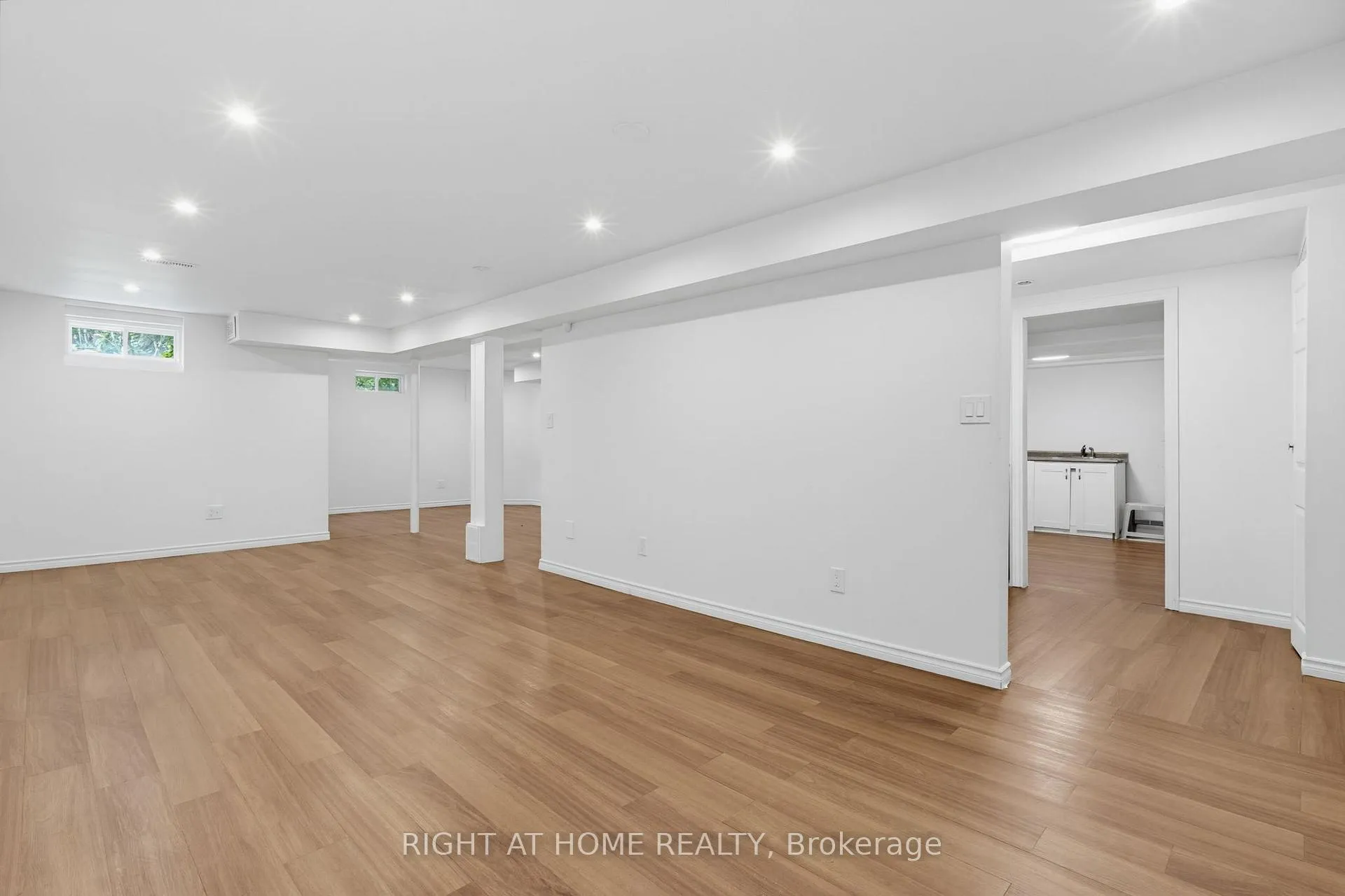 Photo 37 of 1087 Augustus Drive, Burlington, Brant — HOMEH