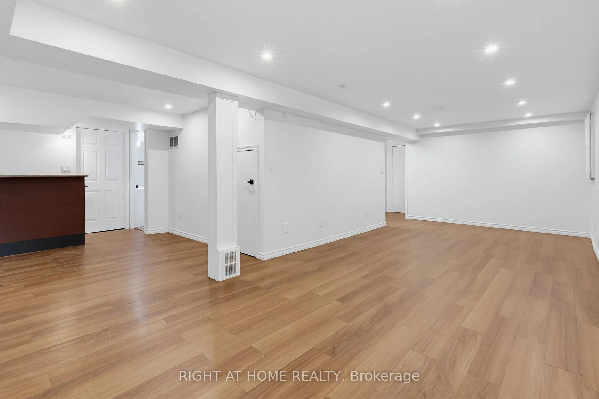 Photo 38 of 1087 Augustus Drive, Burlington, Brant — HOMEH