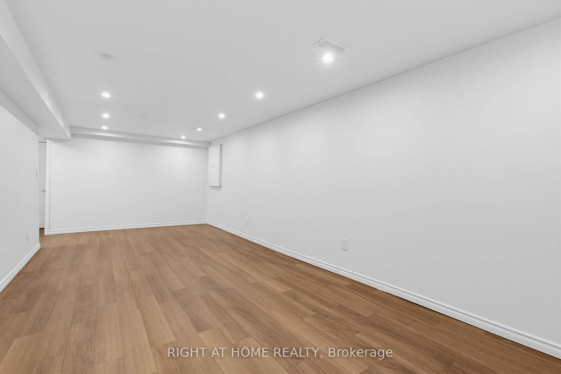 Photo 39 of 1087 Augustus Drive, Burlington, Brant — HOMEH