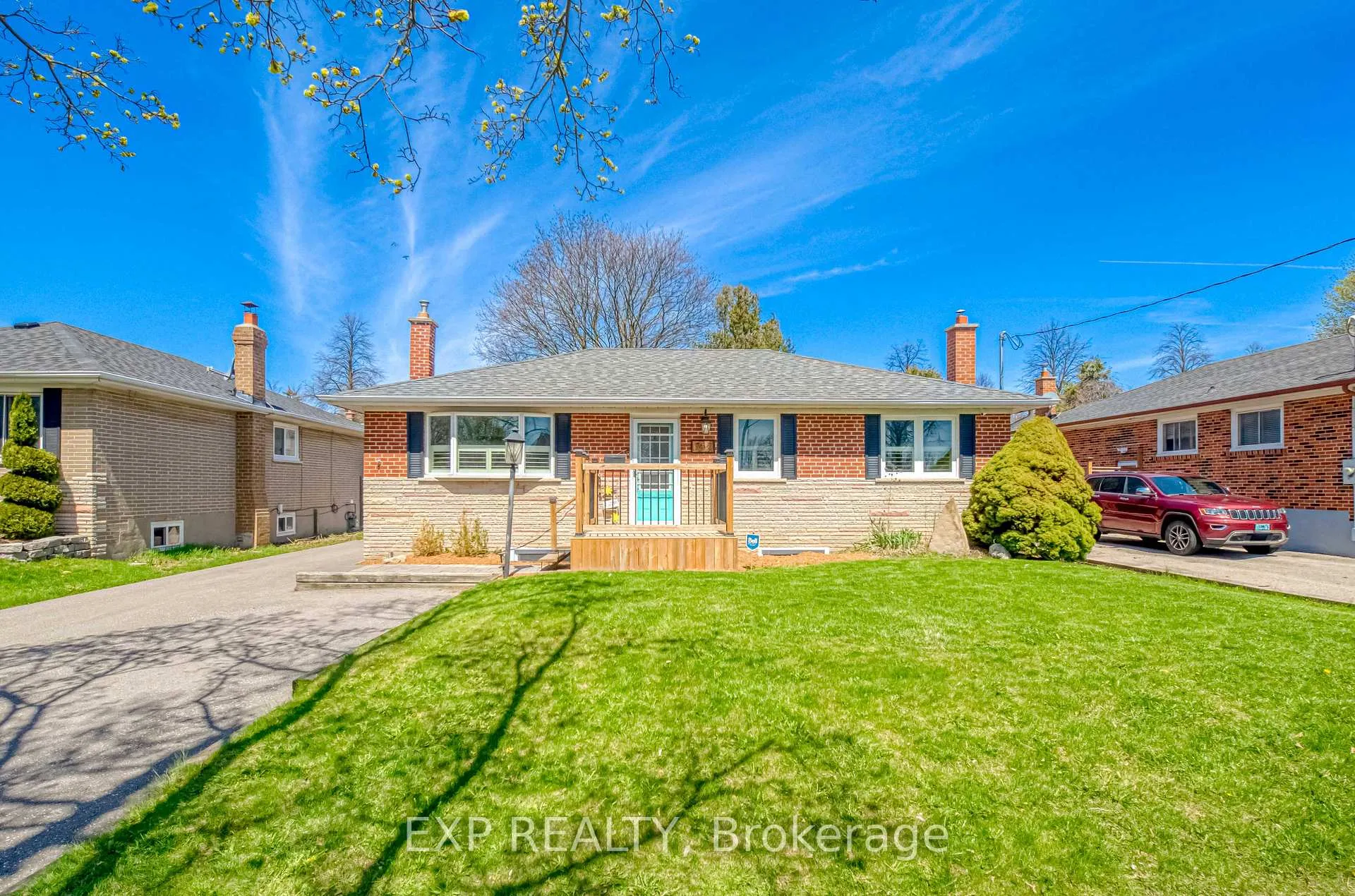 Front of 752 Eastbourne Avenue