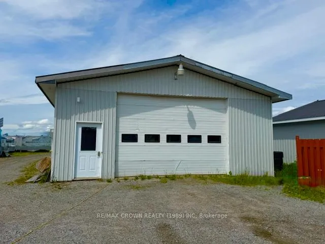 Photo 5 of 80 Brunelle Road N, Kapuskasing — HOMEH