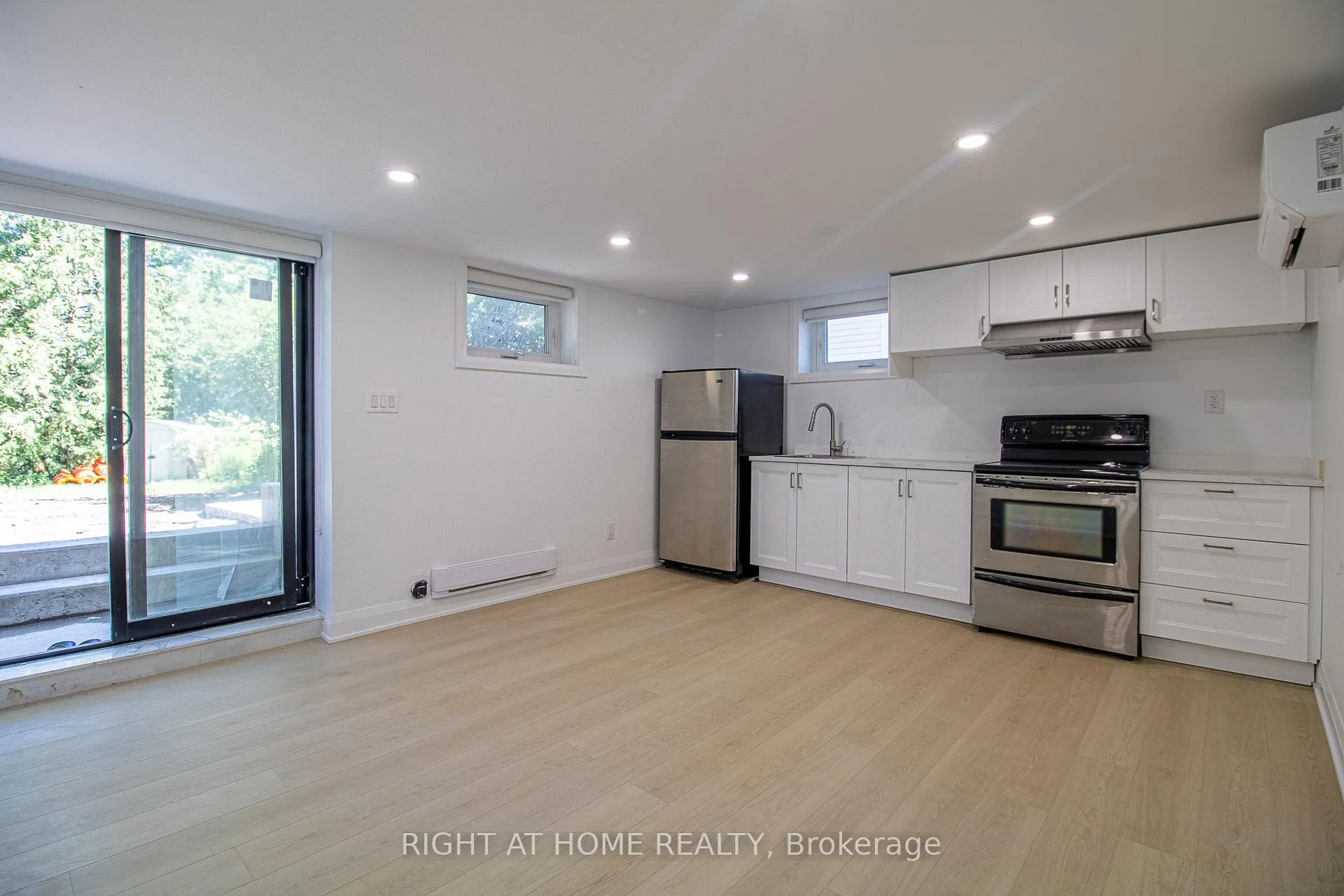 Photo 5 of Unit 2, 88 Highland Park Boulevard, Markham, Grandview — HOMEH