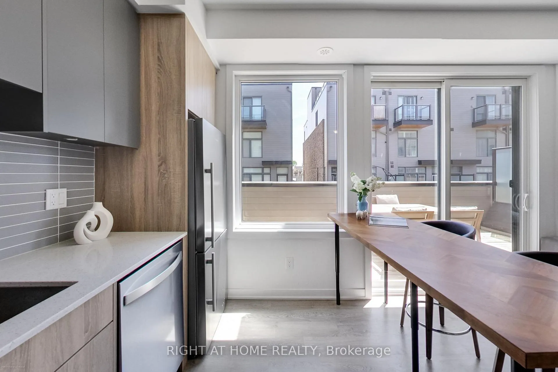 Photo 5 of Unit 10, 88 Turtle Island Road, Toronto, Englemount-Lawrence — HOMEH