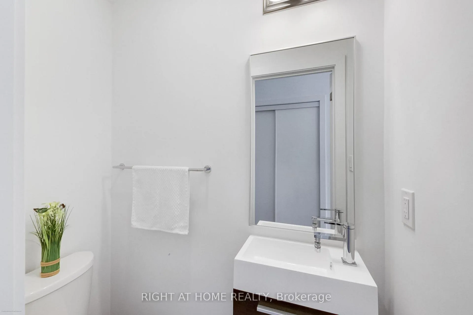 Photo 10 of Unit 10, 88 Turtle Island Road, Toronto, Englemount-Lawrence — HOMEH