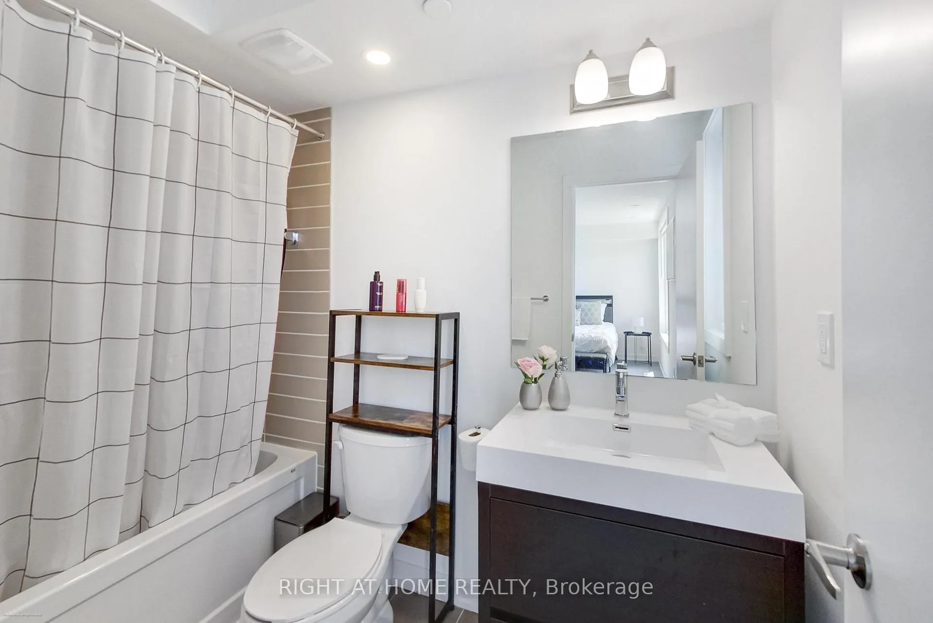 Photo 13 of Unit 10, 88 Turtle Island Road, Toronto, Englemount-Lawrence — HOMEH