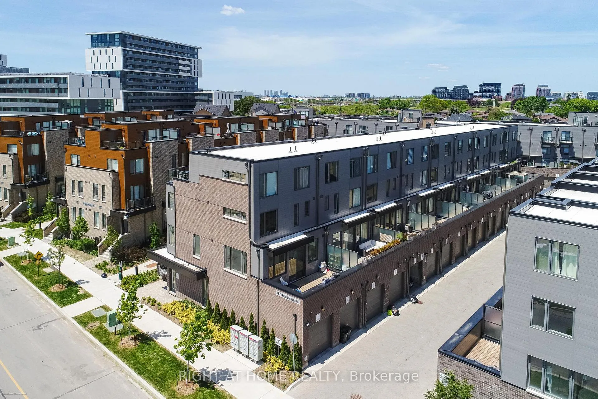 Photo 23 of Unit 10, 88 Turtle Island Road, Toronto, Englemount-Lawrence — HOMEH