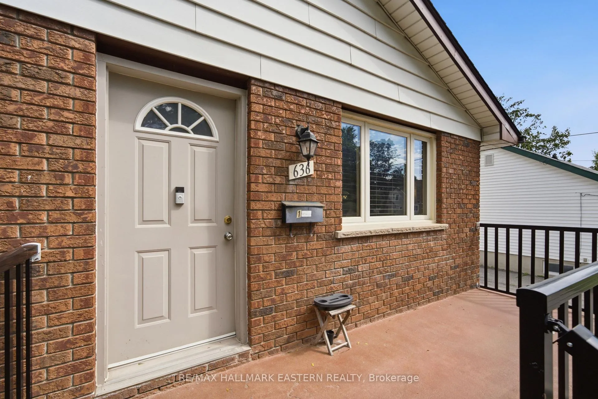 Photo 3 of 636 Frank Street, Peterborough, Otonabee Ward 1 — HOMEH