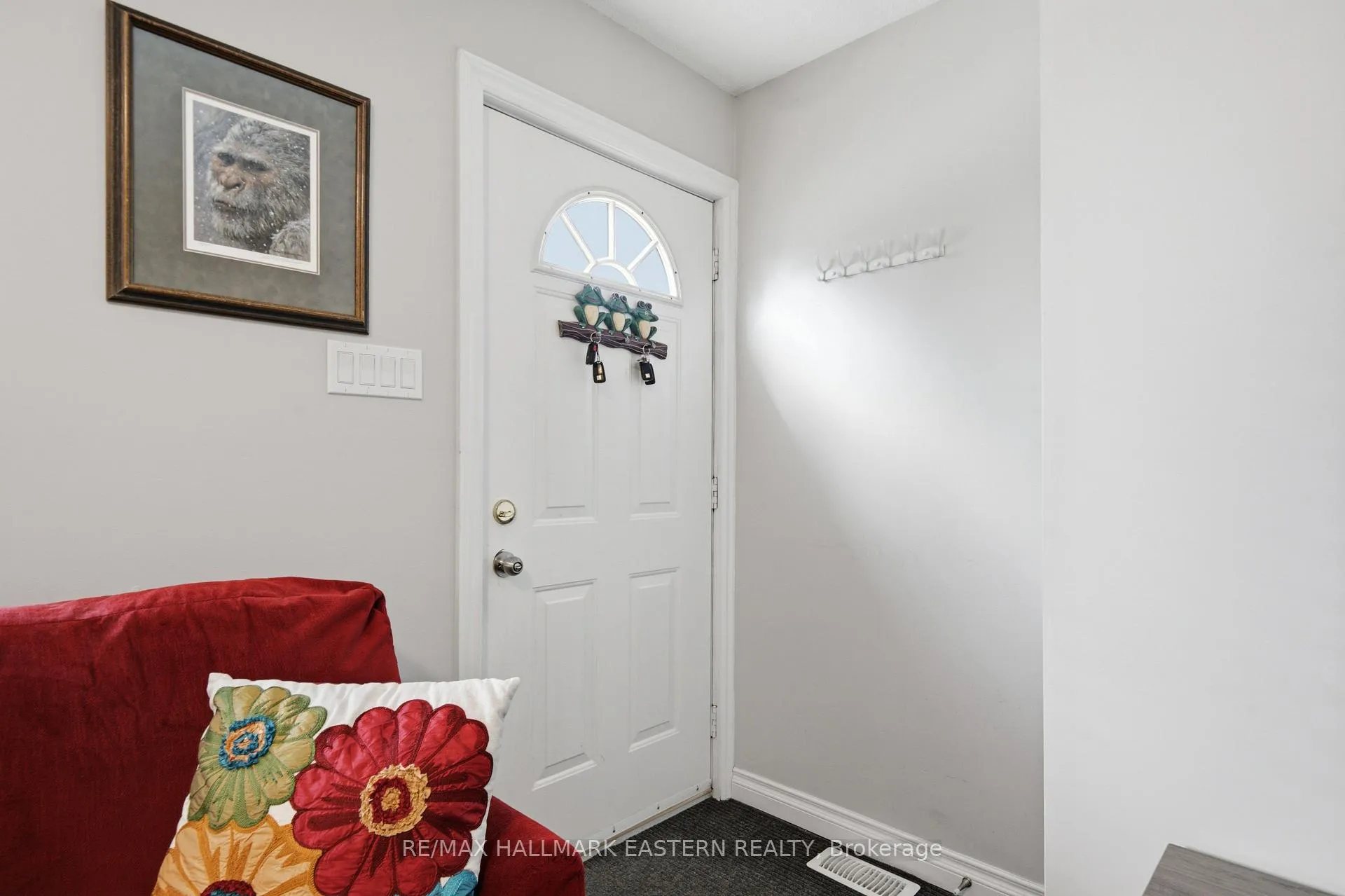 Photo 4 of 636 Frank Street, Peterborough, Otonabee Ward 1 — HOMEH
