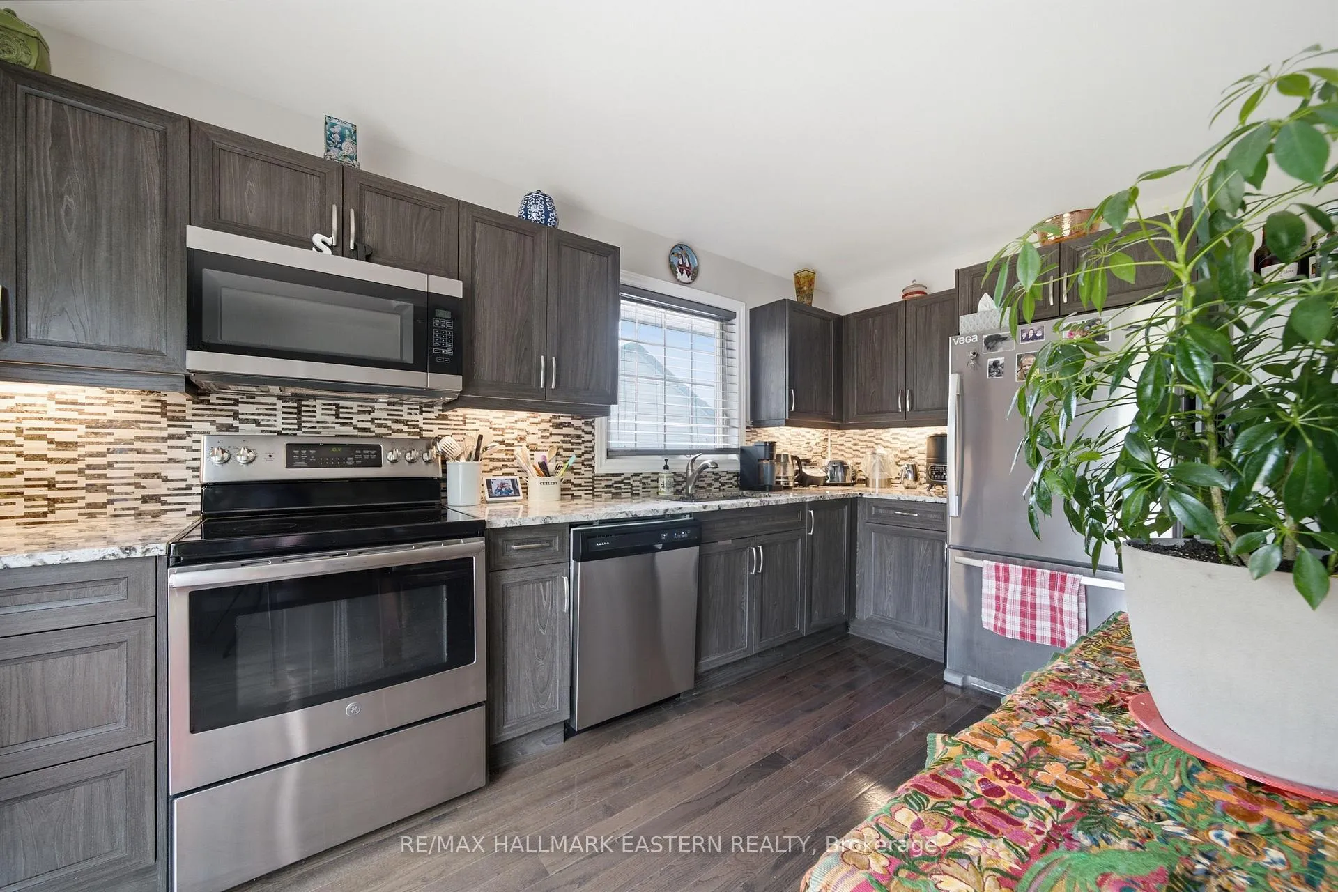 Photo 9 of 636 Frank Street, Peterborough, Otonabee Ward 1 — HOMEH
