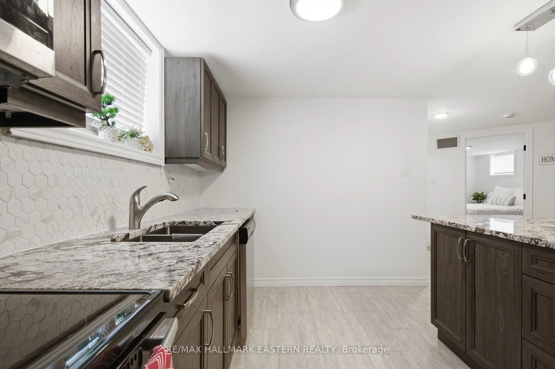 Photo 34 of 636 Frank Street, Peterborough, Otonabee Ward 1 — HOMEH