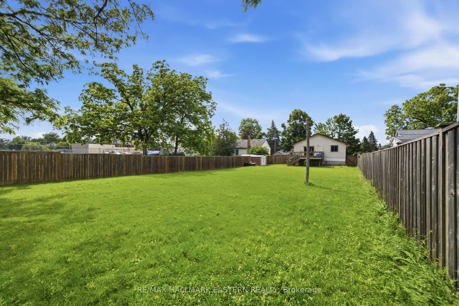 Photo 44 of 636 Frank Street, Peterborough, Otonabee Ward 1 — HOMEH