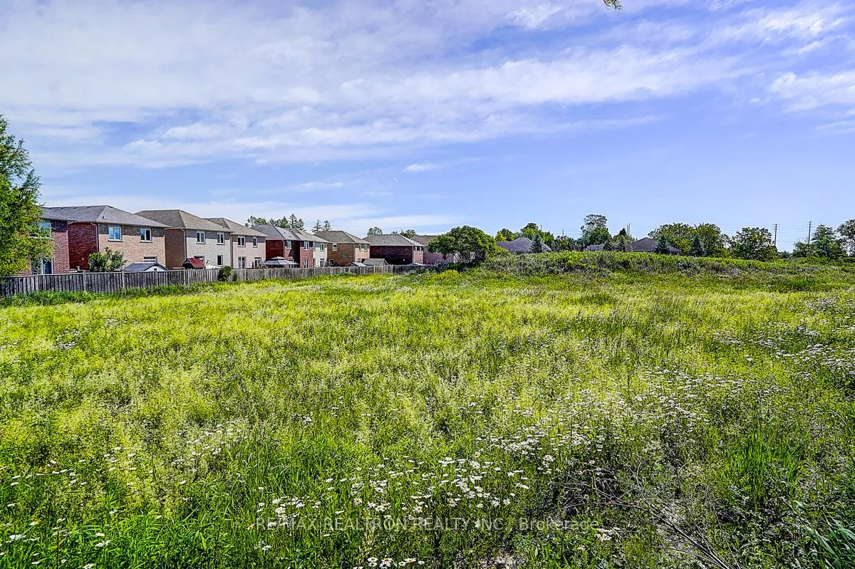 Photo 20 of 373 Rannie Road, Newmarket, Summerhill Estates — HOMEH