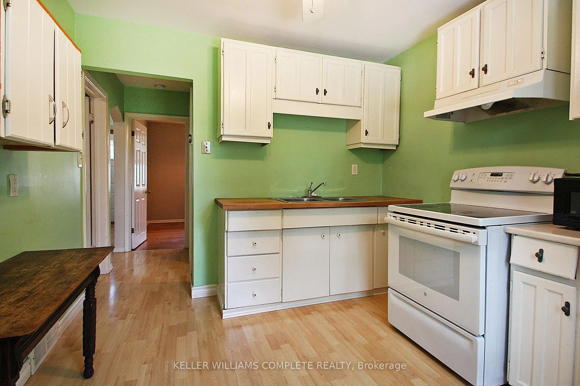 Photo 10 of 95 Dana Drive, Hamilton, Balfour — HOMEH
