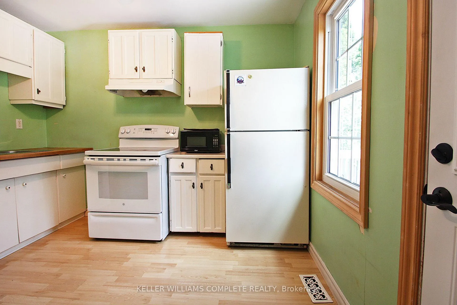 Photo 15 of 95 Dana Drive, Hamilton, Balfour — HOMEH
