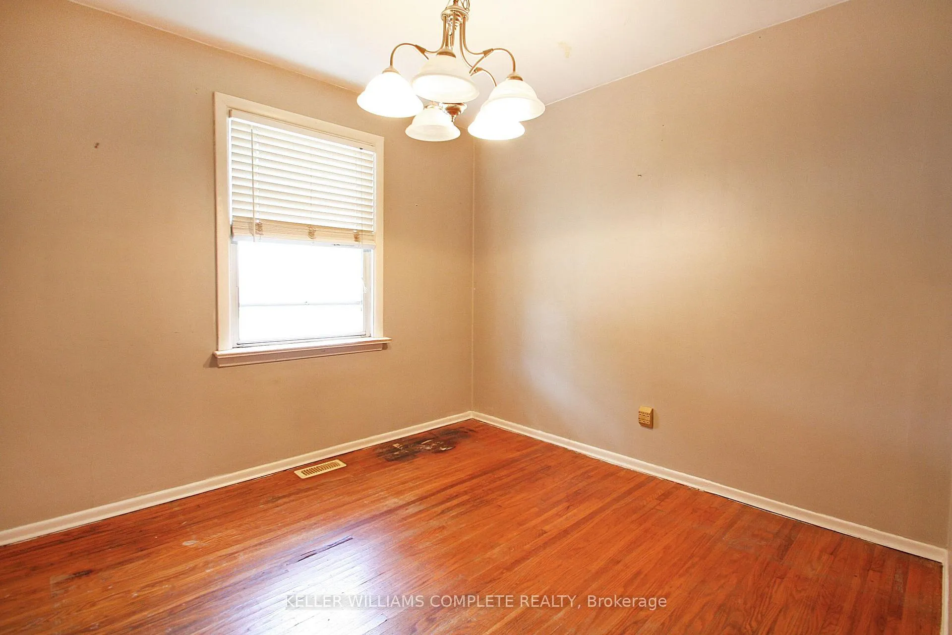Photo 17 of 95 Dana Drive, Hamilton, Balfour — HOMEH