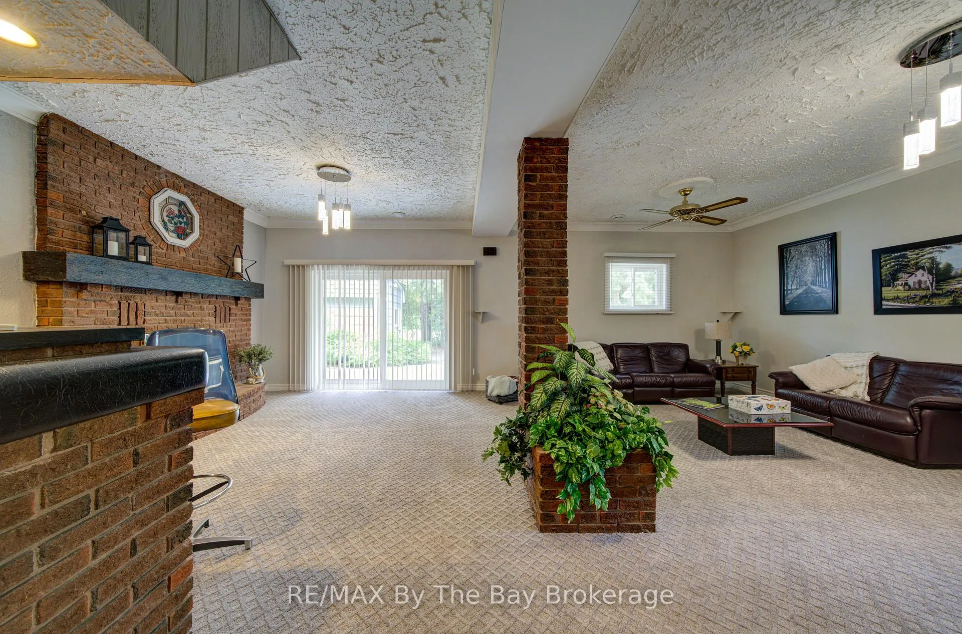Photo 5 of 93 Frederick Dr S/s, Wasaga Beach — HOMEH
