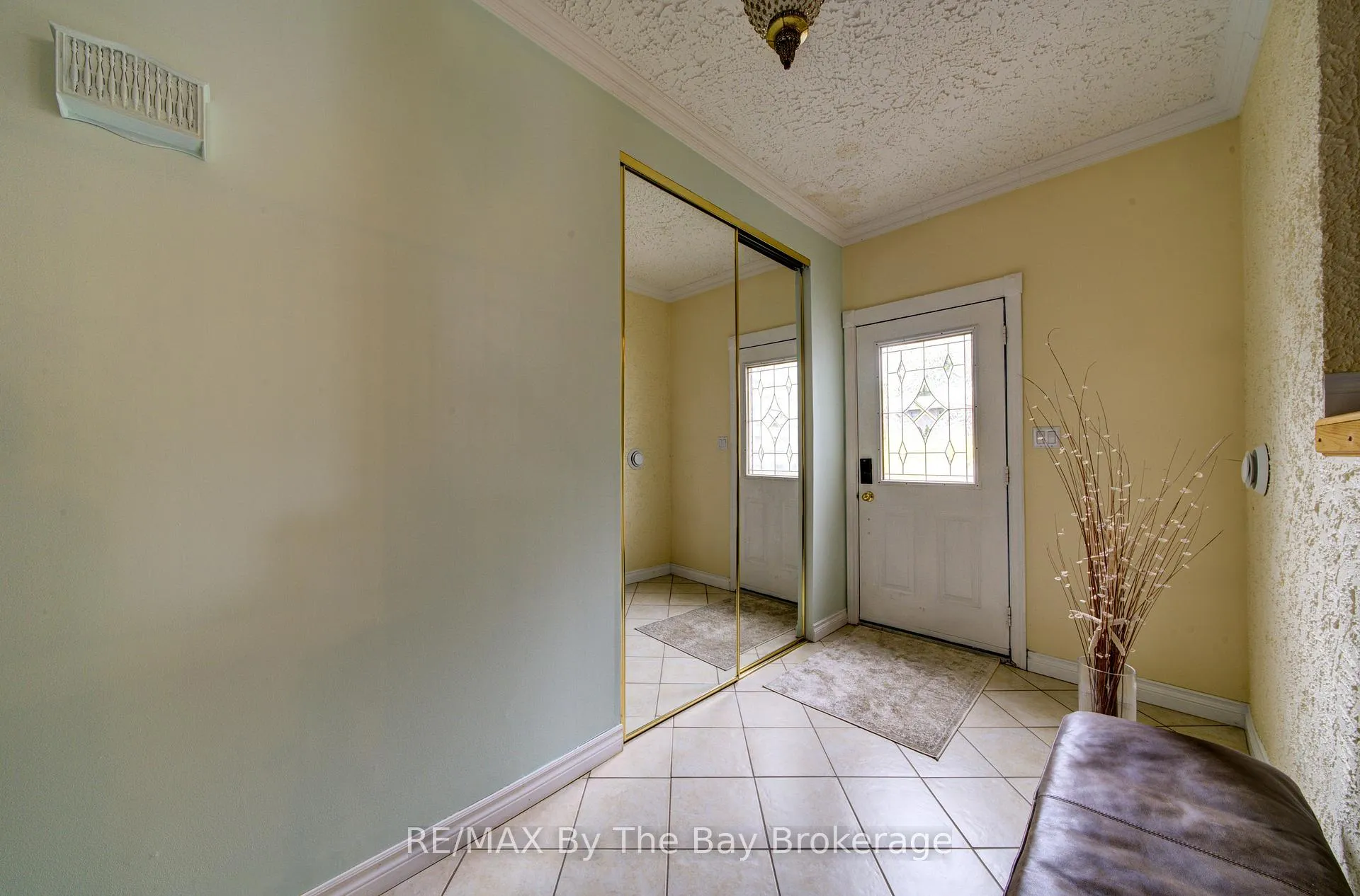 Photo 6 of 93 Frederick Dr S/s, Wasaga Beach — HOMEH