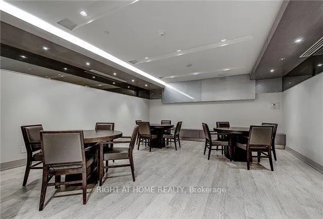Photo 6 of Unit 1507, 7165 Yonge Street, Markham, Thornhill — HOMEH