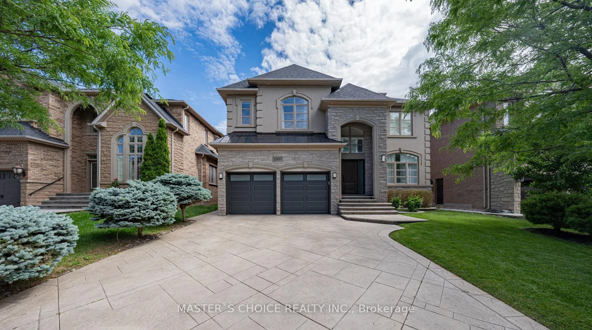 Photo of 2357 Rideau Drive