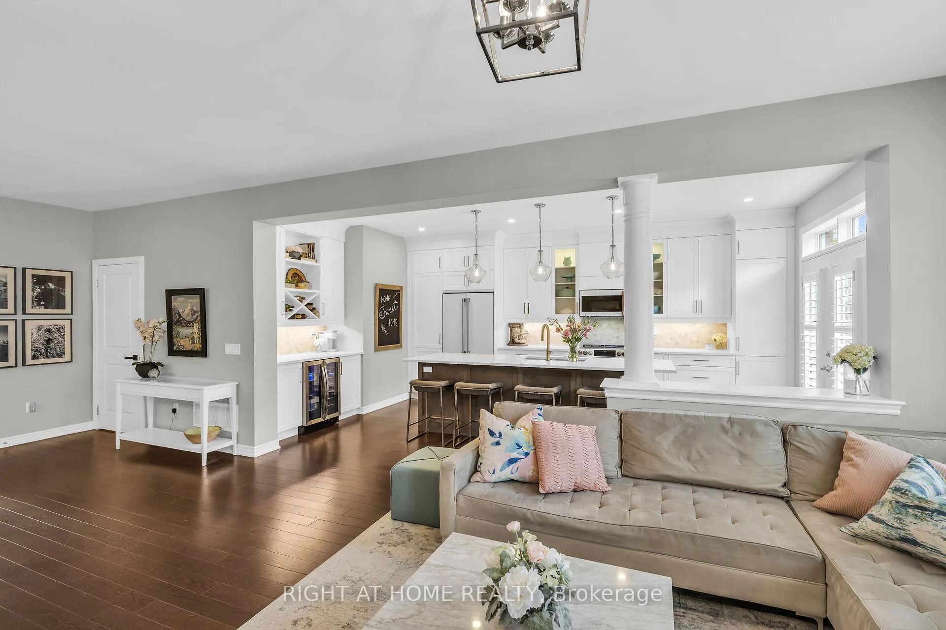 Photo 3 of 103 Macbean Crescent, Hamilton, Waterdown — HOMEH