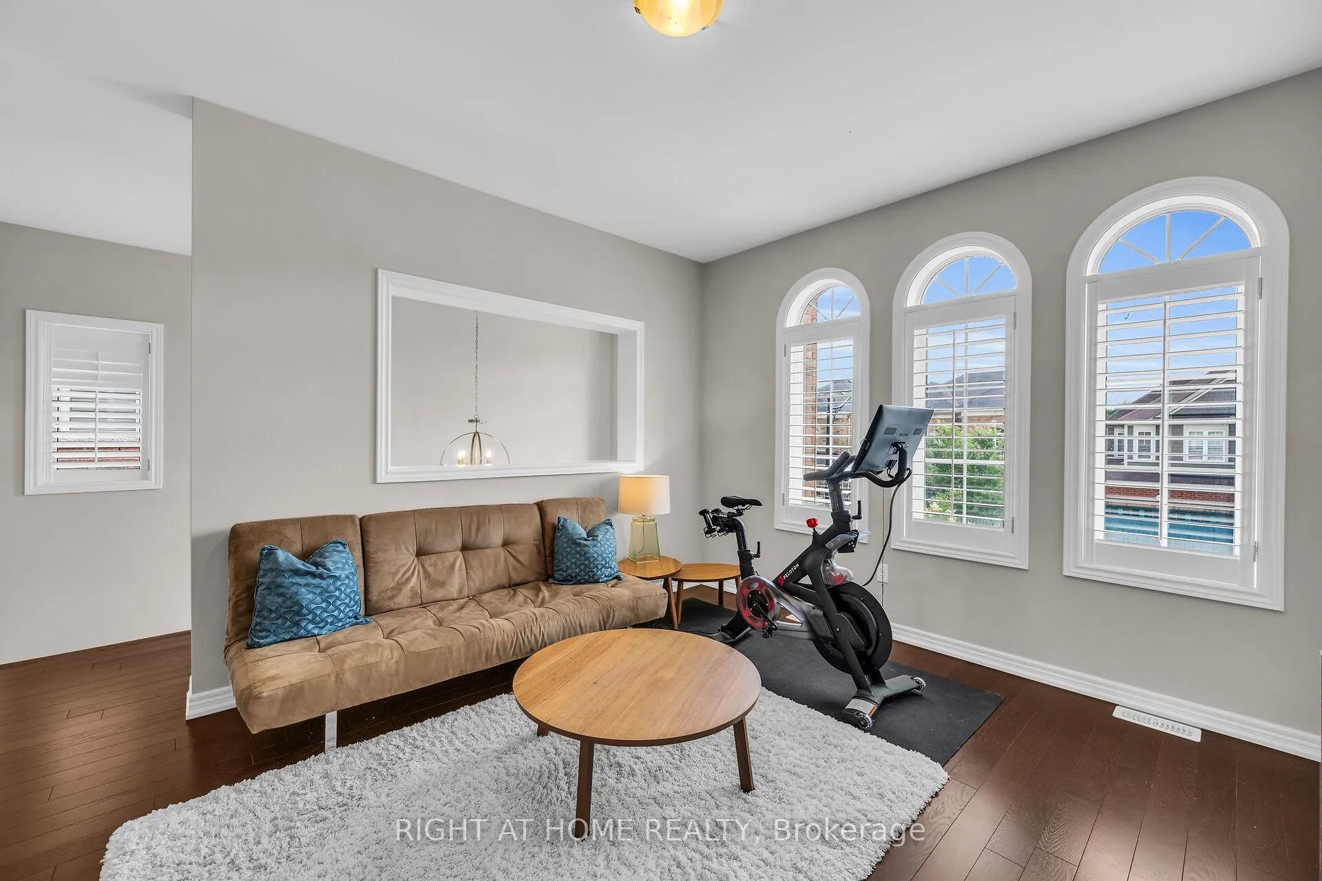 Photo 22 of 103 Macbean Crescent, Hamilton, Waterdown — HOMEH