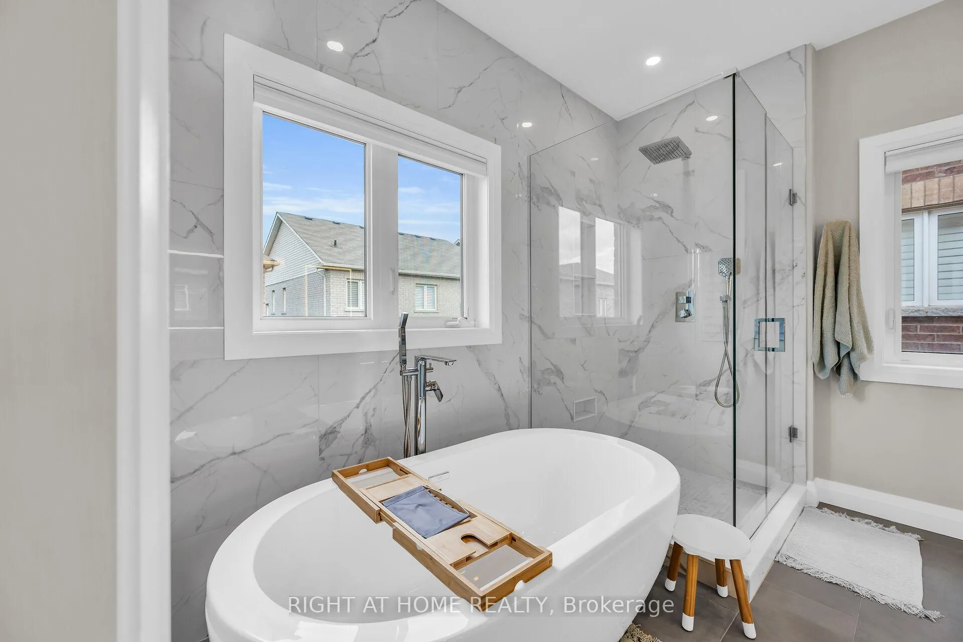 Photo 28 of 103 Macbean Crescent, Hamilton, Waterdown — HOMEH