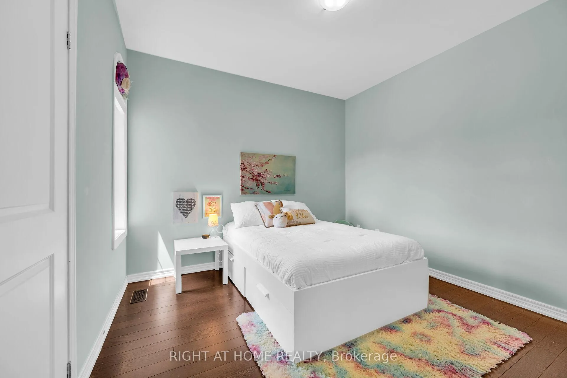 Photo 32 of 103 Macbean Crescent, Hamilton, Waterdown — HOMEH