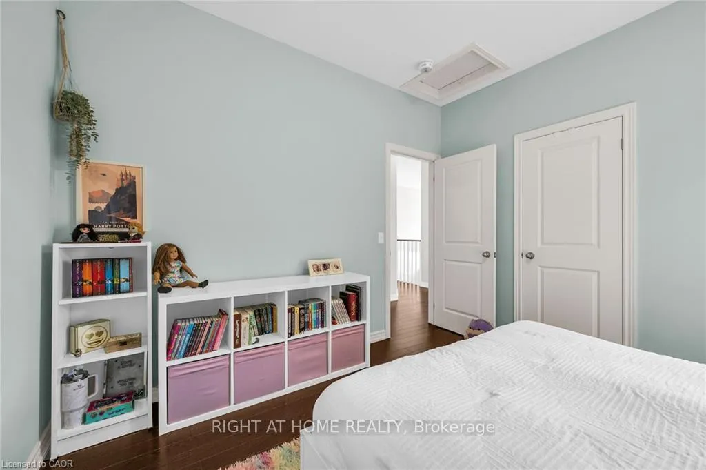 Photo 33 of 103 Macbean Crescent, Hamilton, Waterdown — HOMEH
