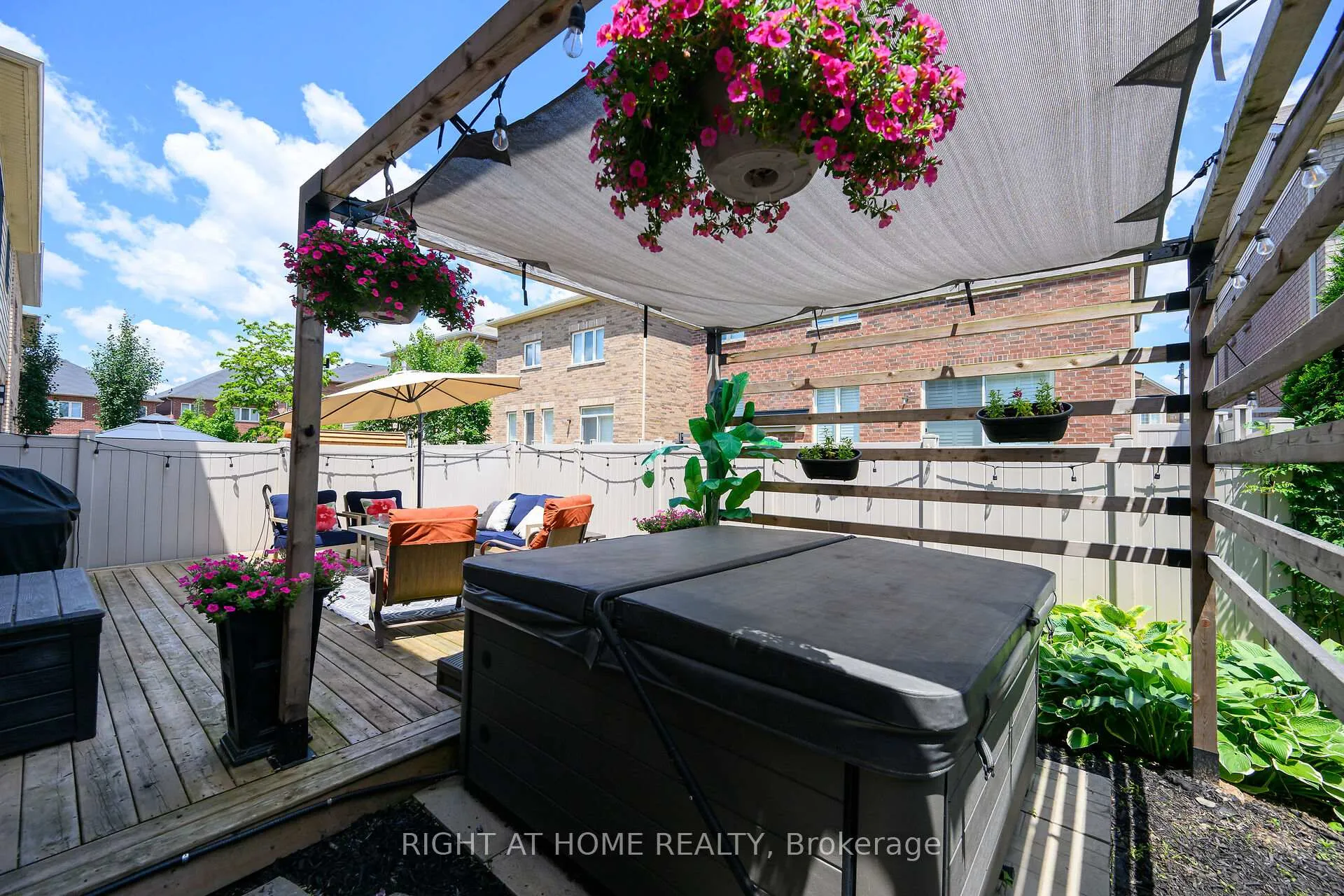 Photo 44 of 103 Macbean Crescent, Hamilton, Waterdown — HOMEH