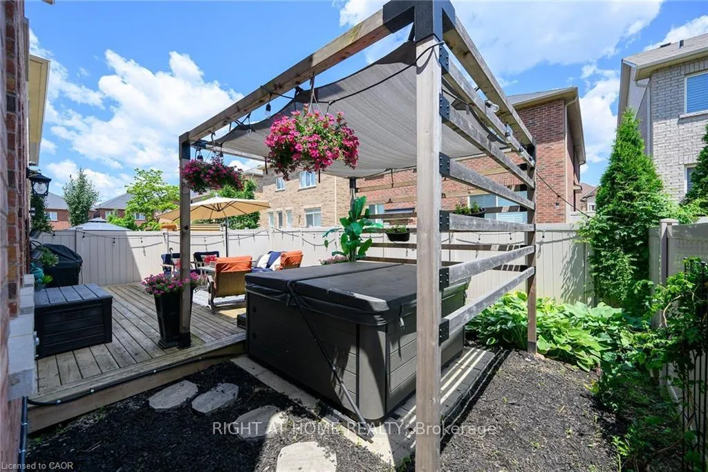 Photo 48 of 103 Macbean Crescent, Hamilton, Waterdown — HOMEH