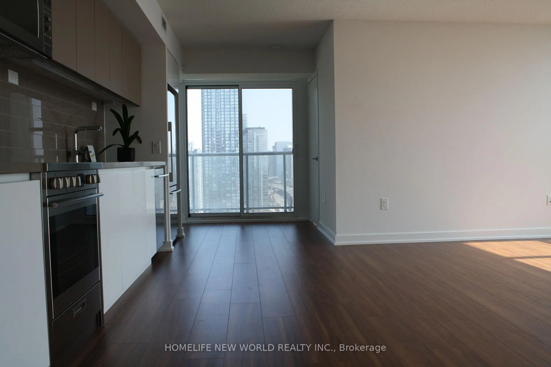 Photo 4 of Unit 2906, 75 Queens Wharf Road, Toronto, Waterfront Communities — HOMEH