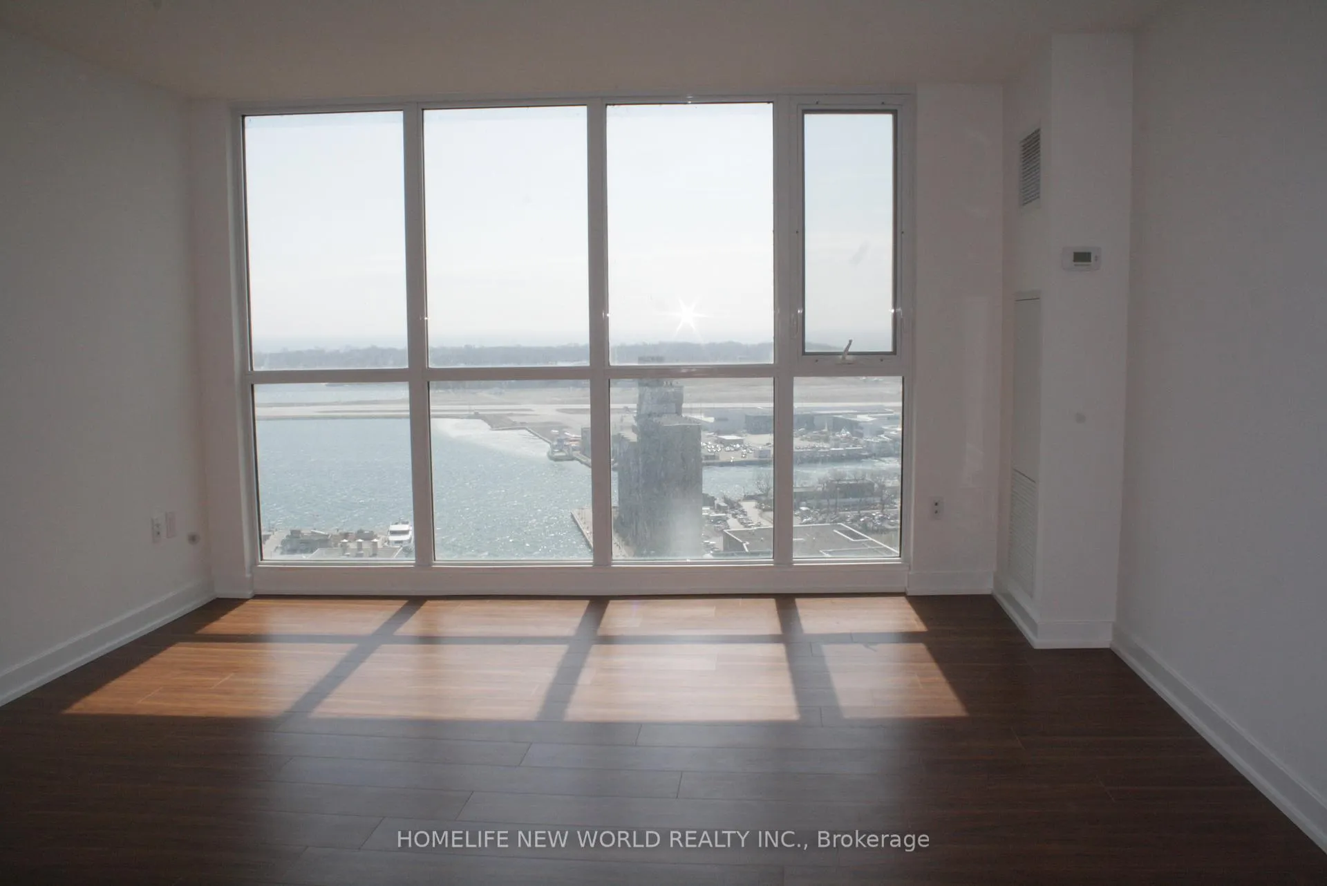 Photo 5 of Unit 2906, 75 Queens Wharf Road, Toronto, Waterfront Communities — HOMEH