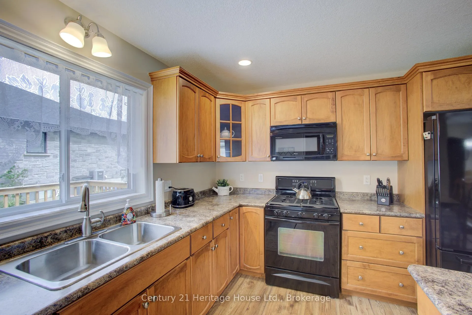 Photo 17 of 467 William Street N, West Grey — HOMEH