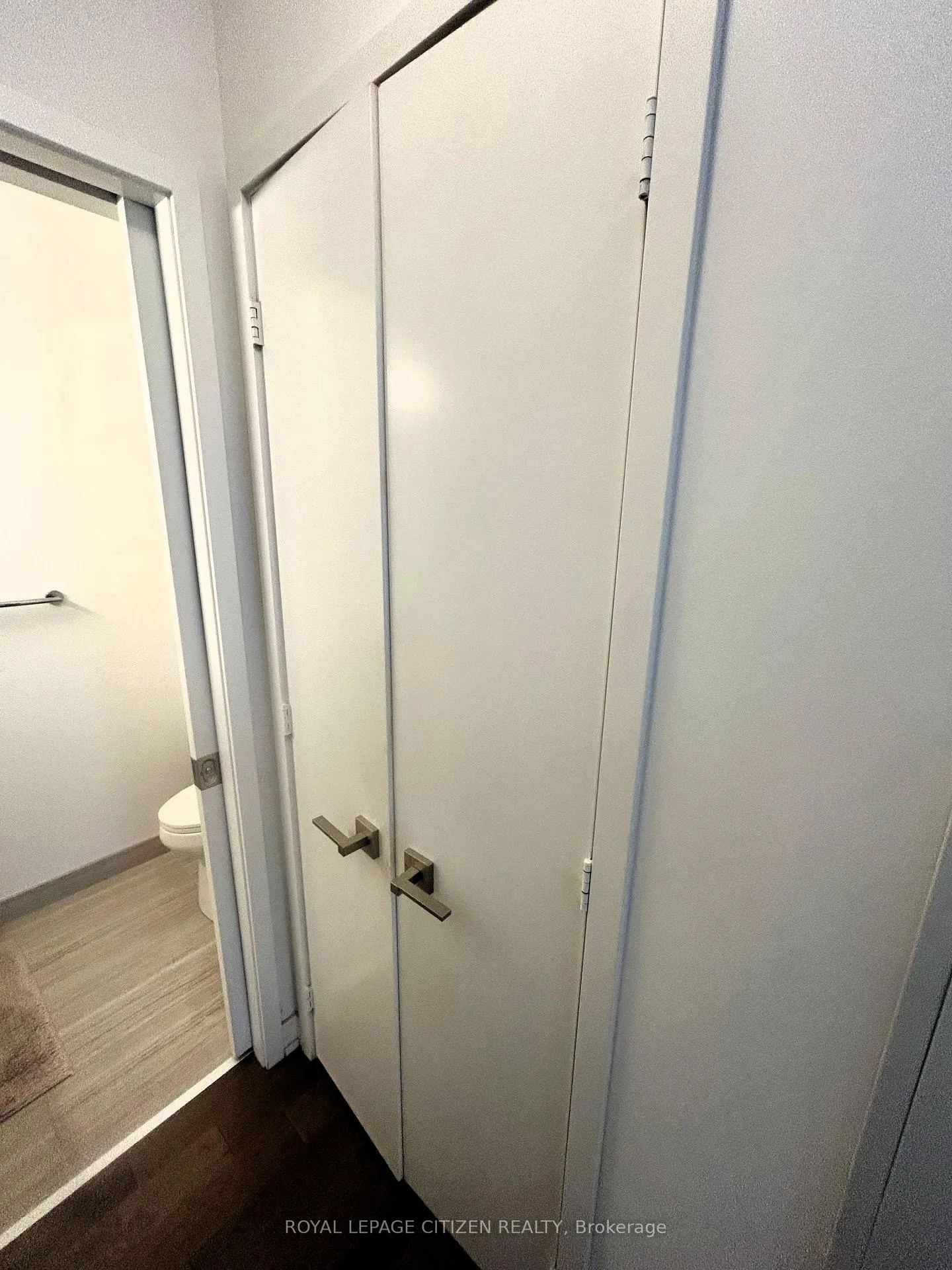 Photo 8 of Unit 2402, 30 Ordnance Street, Toronto, Niagara — HOMEH