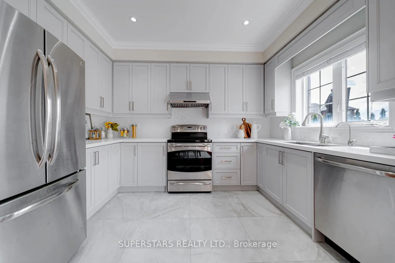 Photo 8 of 3 Zachary Place, Vaughan, Vellore Village — HOMEH