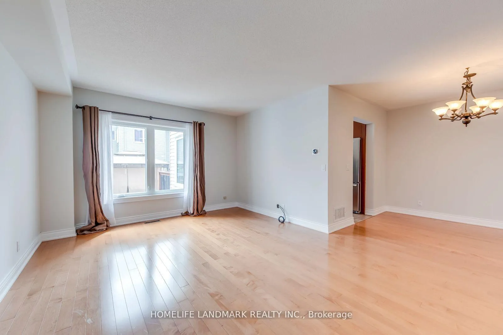 Photo 4 of 7 Marshview Avenue, Aurora, Bayview Northeast — HOMEH