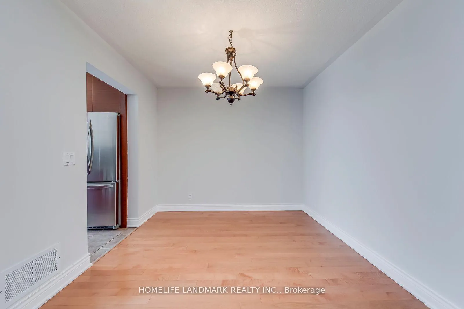Photo 6 of 7 Marshview Avenue, Aurora, Bayview Northeast — HOMEH