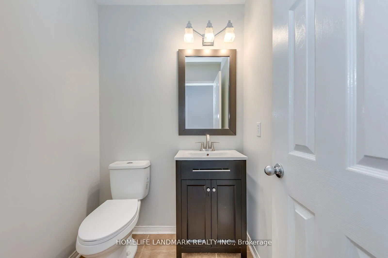 Photo 10 of 7 Marshview Avenue, Aurora, Bayview Northeast — HOMEH