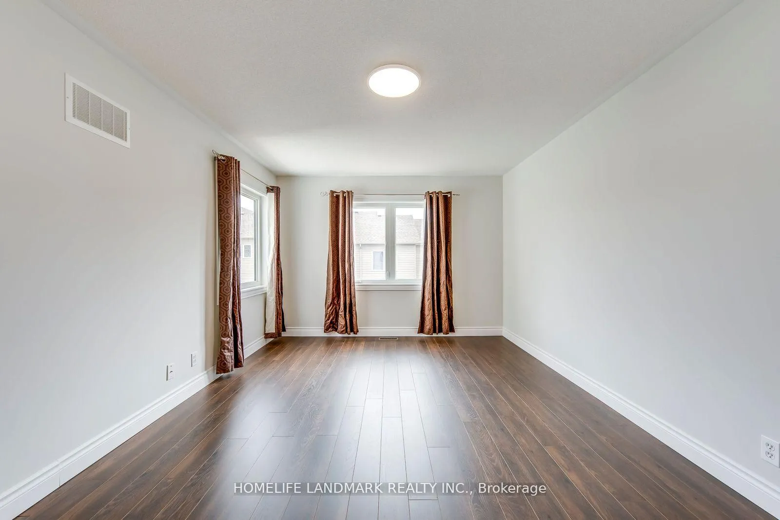 Photo 11 of 7 Marshview Avenue, Aurora, Bayview Northeast — HOMEH