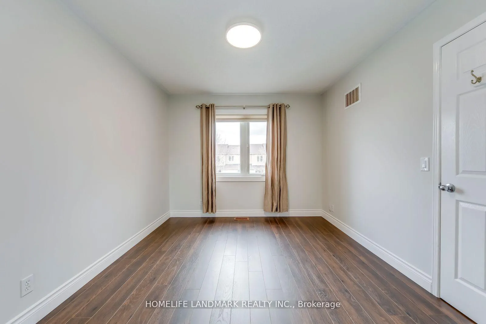 Photo 16 of 7 Marshview Avenue, Aurora, Bayview Northeast — HOMEH