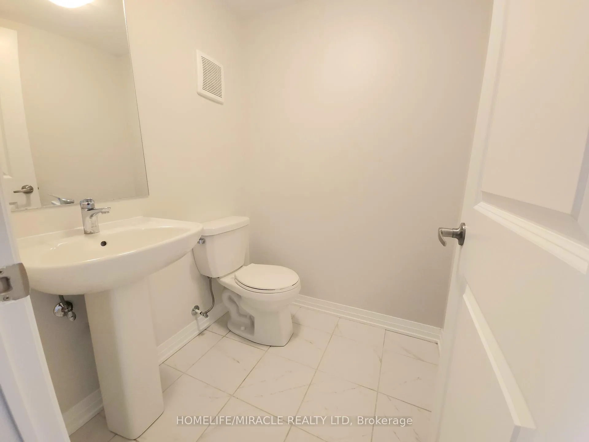 Photo 17 of 585 Colborne Street E, Brantford, East Ward — HOMEH
