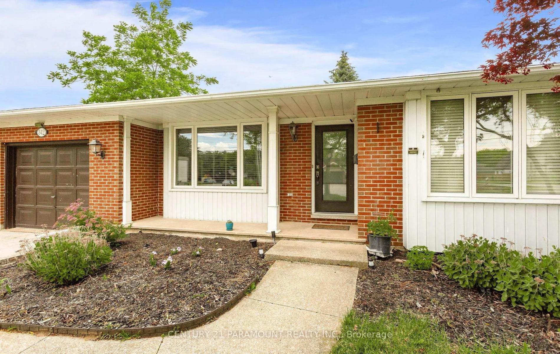 Photo 4 of 342 Main Street, St. Catharines, Port Dalhousie — HOMEH