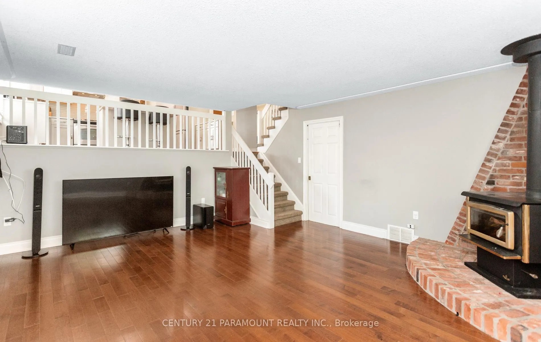 Photo 24 of 342 Main Street, St. Catharines, Port Dalhousie — HOMEH