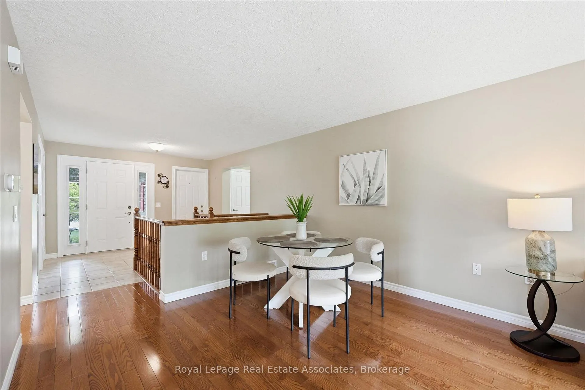 Photo 4 of 180 Glenariff Drive, Hamilton, Freelton — HOMEH