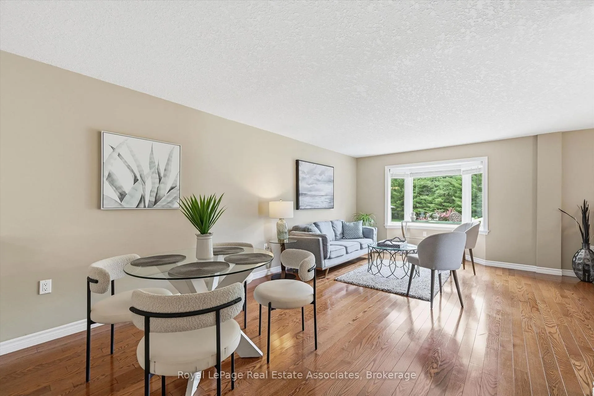 Photo 5 of 180 Glenariff Drive, Hamilton, Freelton — HOMEH